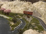 出雲坂根駅のスイッチバックの巨大ジオラマ（画像は製作中のもの）。