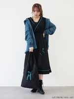 コラボアイテムの着用例。