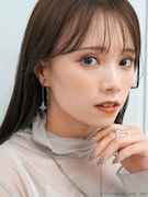 アクセサリーの着用例。