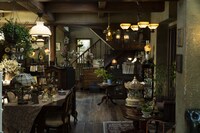 「映画『耳をすませば』地球屋探索動画」より。