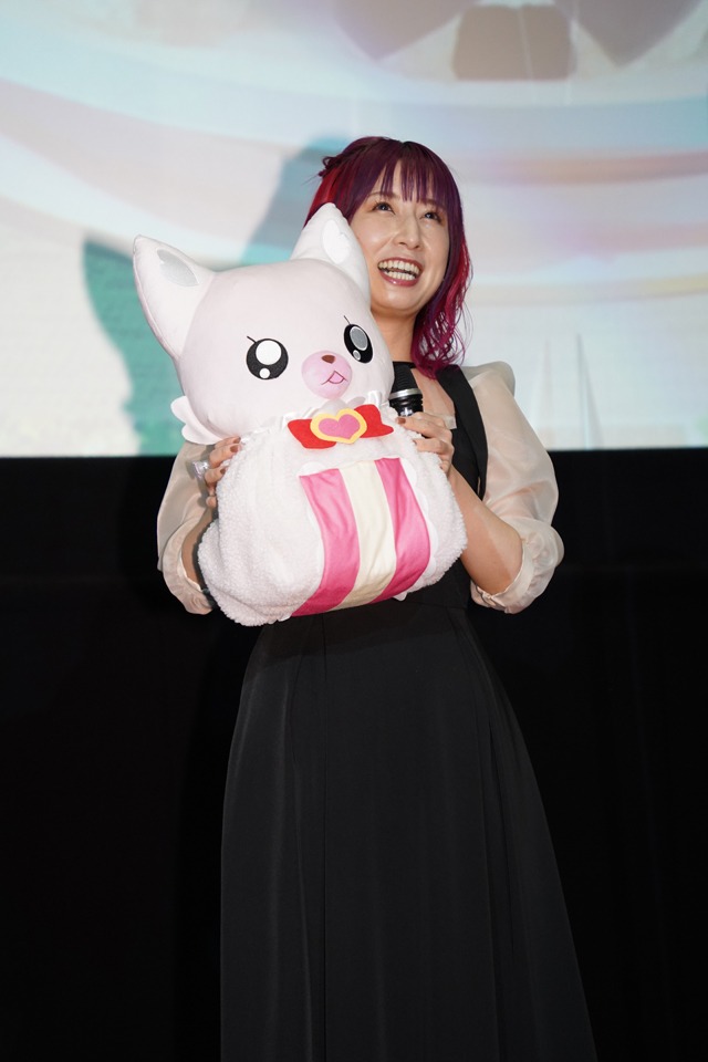 コメコメと高森奈津美。