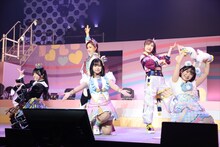 左から心愛れもん役の鈴木杏奈、皇あまね役の庄司宇芽香、陽比野まつり役の廣瀬千夏、弥生ひな役の内田彩、甘瓜みるき役の相良茉優。