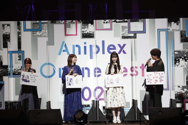 アニメ「Engage Kiss」のステージイベントの様子。