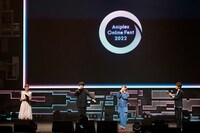 「トモちゃんは女の子！」のステージイベントの様子。