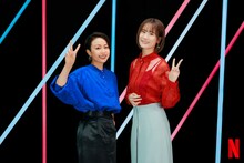 「雨を告げる漂流団地」より、田村睦心（左）、瀬戸麻沙美（右） (c)コロリド・ツインエンジンパートナーズ