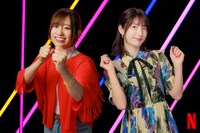 「ロマンティック・キラー」より、高橋李依（左）、小松未可子（右）。(c)百世渡／集英社 (c)Netflix