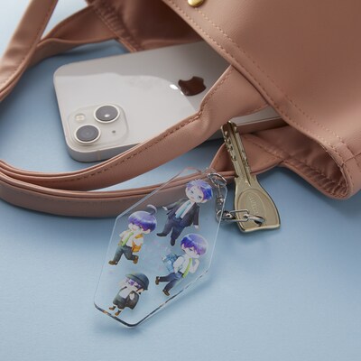 「柚木さんちとおでかけアクキー」の使用イメージ。