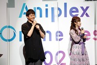 左から石毛翔弥、直田姫奈。