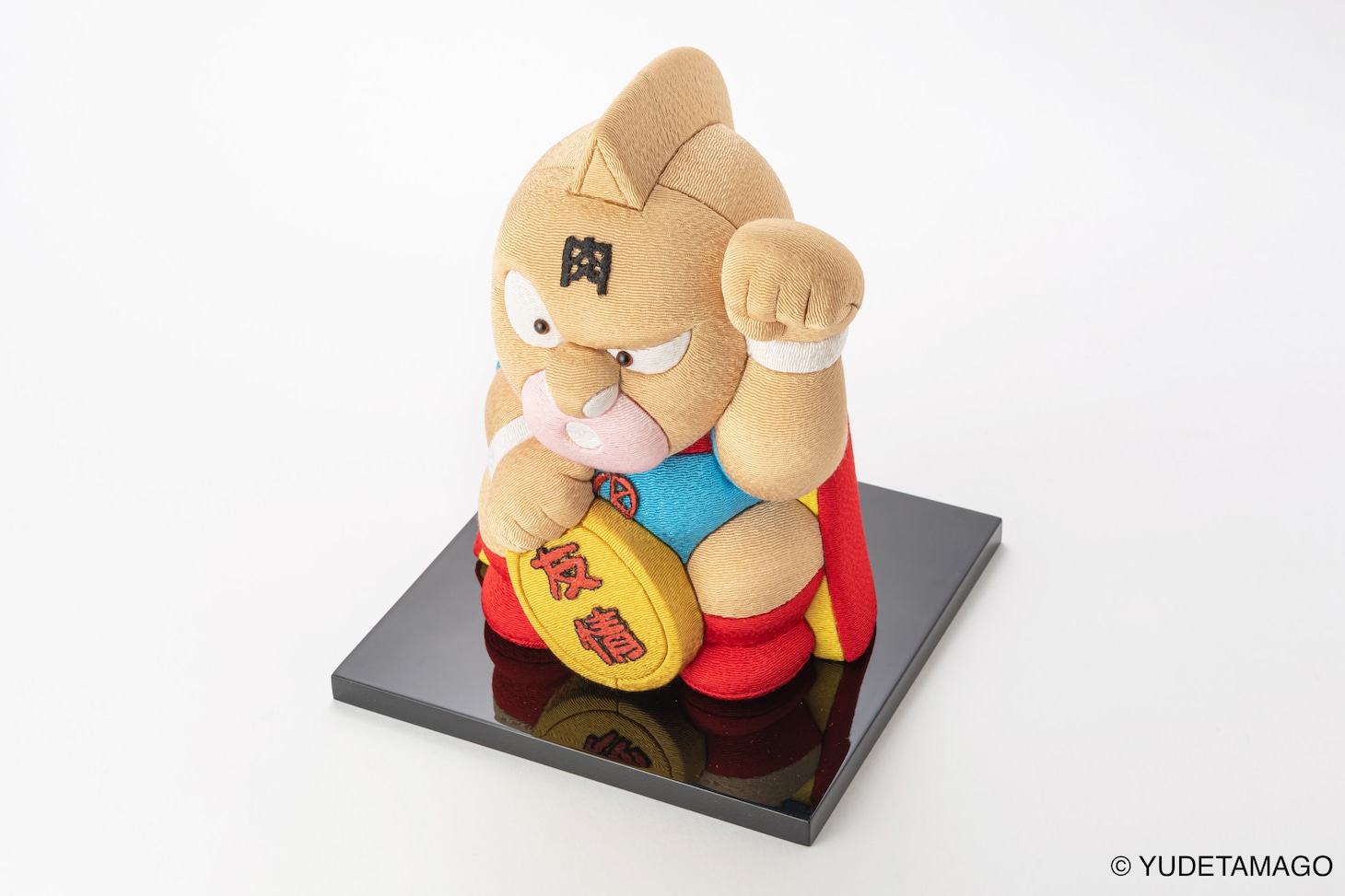 「江戸木目込人形 キン肉マン [スグル招き猫 王族コスチュームver.]」