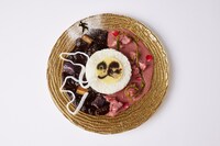 「飛影と蔵馬のTWO SHOTSカレー」(c)冨樫義博 1990-94年