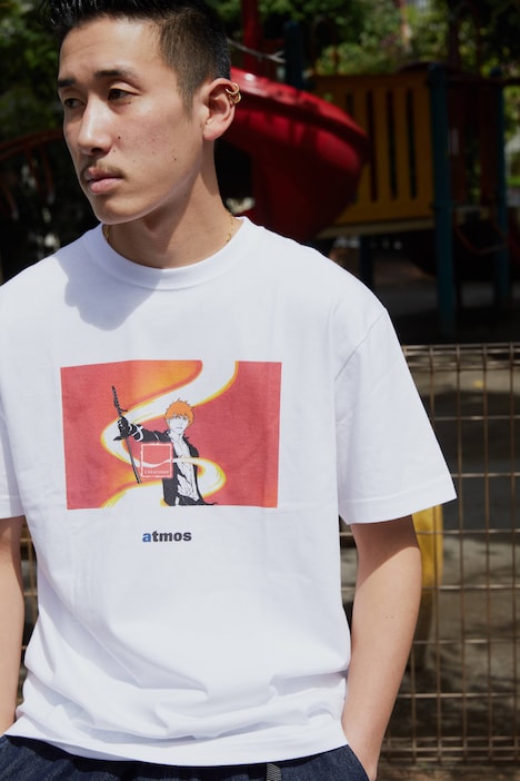 コラボTシャツの着用イメージ。