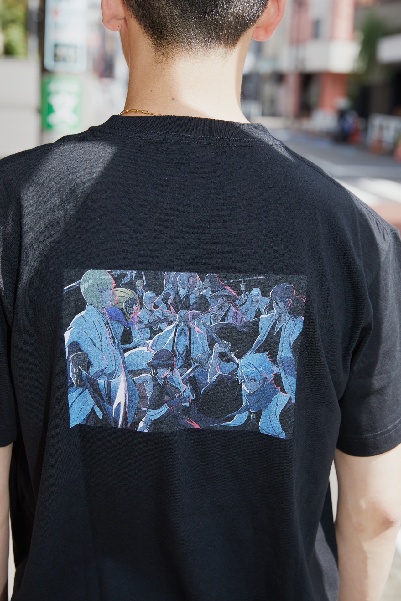 コラボTシャツの着用イメージ。