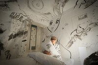 「しりあがり寿×京都藏や『夢の中で夢を見る』」会場の様子。