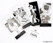 アクリルペンスタンドのパーツ集合。