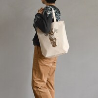 トートバッグA使用イメージ。