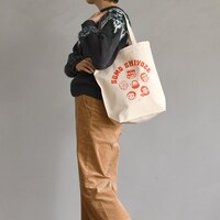 トートバッグC使用イメージ。