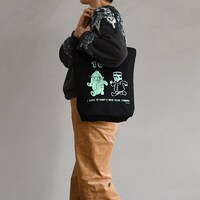 トートバッグE使用イメージ。