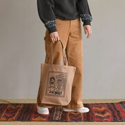 トートバッグF使用イメージ。