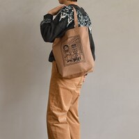 トートバッグF使用イメージ。