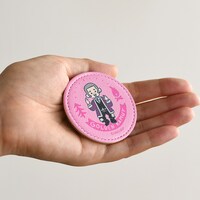 レザーバッジ（白石由竹）