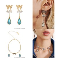 上から「ウェザー・ R ピアス」「ウェザー・ R チョーカー」。