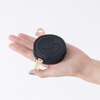 「トキ／程小時（チョン・シャオシー） モデル ショルダーバッグ」のラウンドケース。