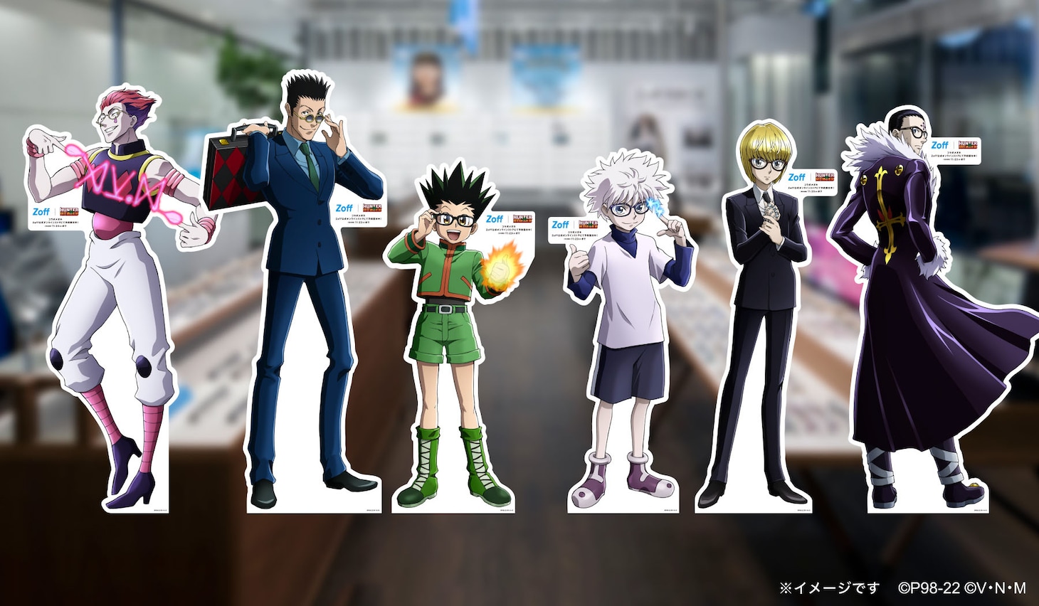 メインキャラクターの等身大パネル。