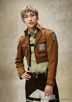 ジャン・キルシュタインに扮する福澤侑。