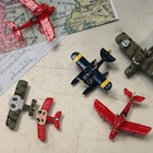 「紅の豚」公開30周年記念グッズ続々、劇中映画のあのキャラたちもぬいぐるみに