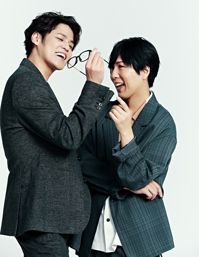 左から宮野真守、神谷浩史。