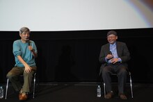 左から森本レオ、渡辺繁プロデューサー。