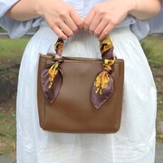 スカーフ使用イメージ。