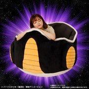 「ドラゴンボールZ ダメになる!? フリーザポッドクッション」の使用例。