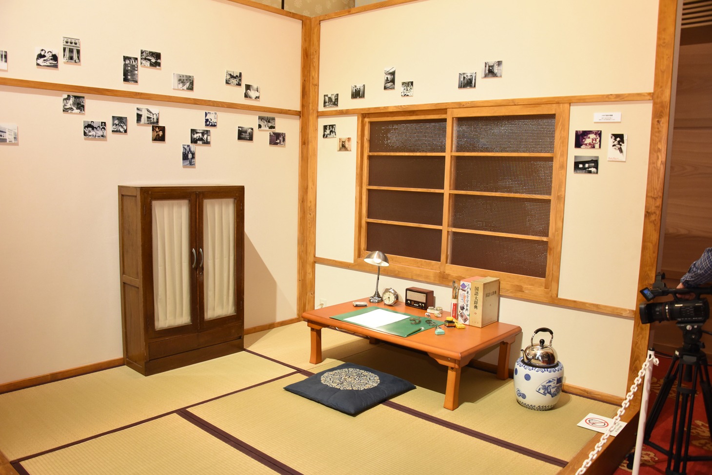 会場隣の展示ブース。トキワ荘の部屋を再現したコーナー。