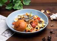 「アッシュと英二のトマト&サーディンパスタ」