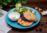 「【復刻】トーフディップベーグル with エビアボカドサラダ」