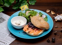 「【復刻】トーフディップベーグル with エビアボカドサラダ」