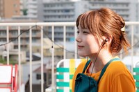 本田翼演じる主人公・仲町あす花。