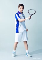 大友海扮する河村隆。