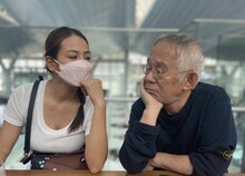 カンヤダ氏（左）、鈴木敏夫プロデューサー（右）。