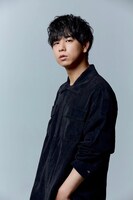 座長役の水中雅章。