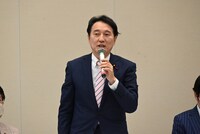 末松義規議員。