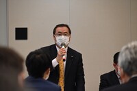 インボイス問題検討・超党派議員連盟に所属する新垣邦男。