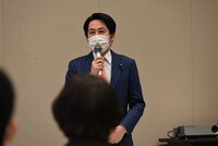 インボイス問題検討・超党派議員連盟に所属する落合貴之。