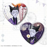 「10連セット」を購入するともらえるハート型缶バッジ。