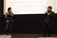 左から三木一馬チーフプロデューサー、松岡禎丞。