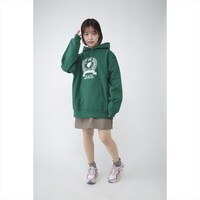 「機動戦士ガンダム 水星の魔女 アスティカシア高等専門学園モチーフパーカー」着用イメージ