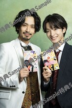 左から黒羽麻璃央、木村慧人（FANTASTICS from EXILE TRIBE）。