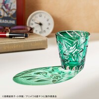 「うる星やつら 江戸切子グラス」の使用イメージ。