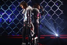 DARK NIGHTMARE。左からウシミツ役の鵜澤正太郎、シンヤ役の河合健太郎。